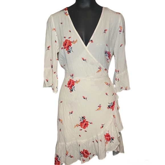 ๐ Gap Ruffled Wrap Dress, Roses - Picture 1 of 3